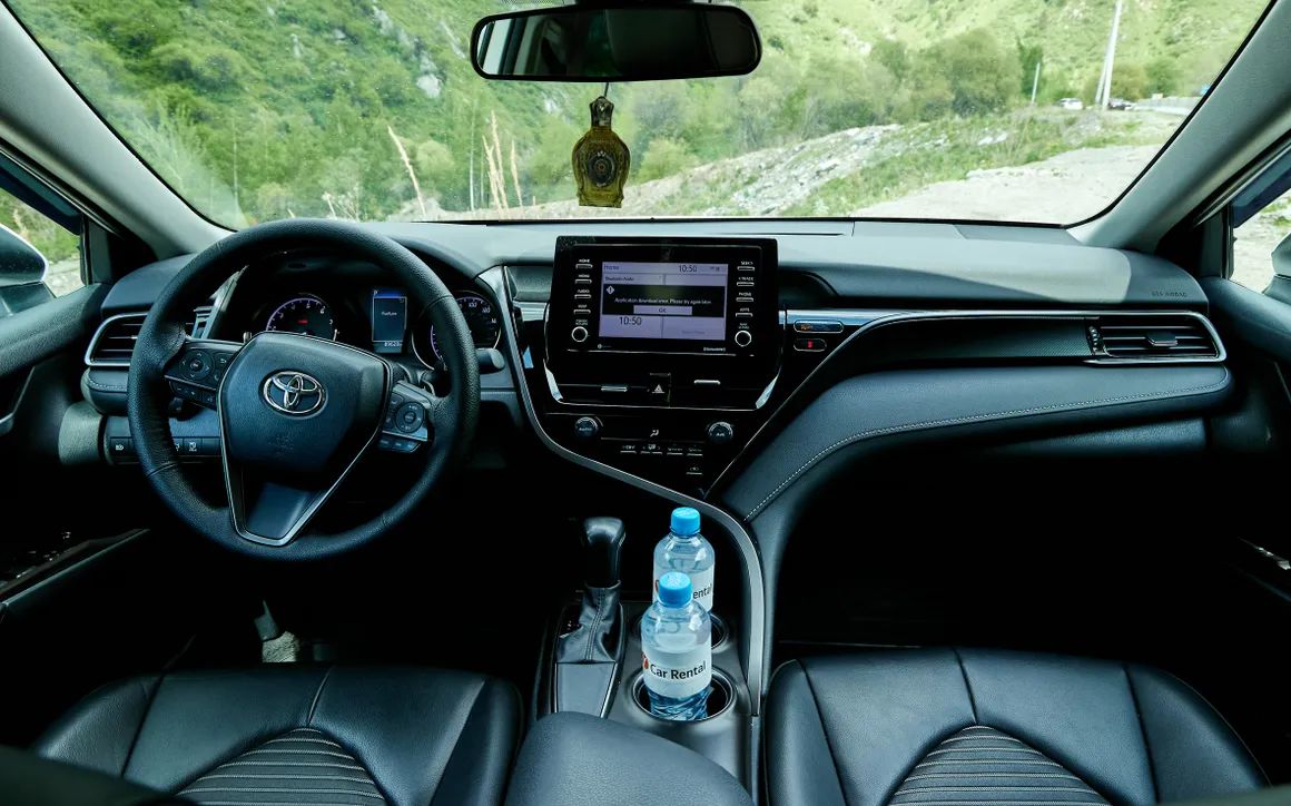Toyota Camry - image 13