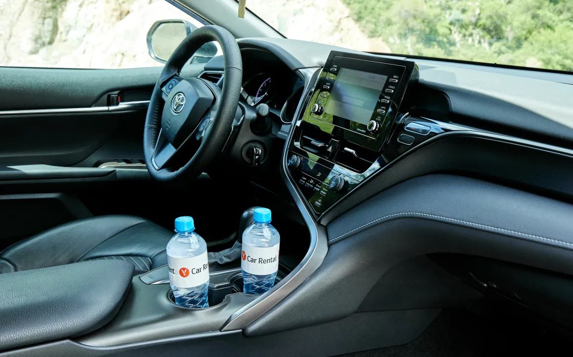 Toyota Camry - image 12