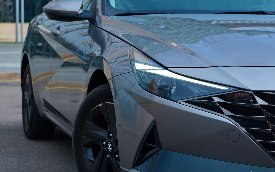 Hyundai Elantra - image 4