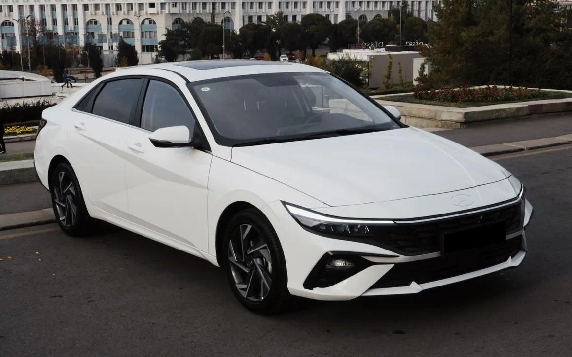 Hyundai Elantra - image 3