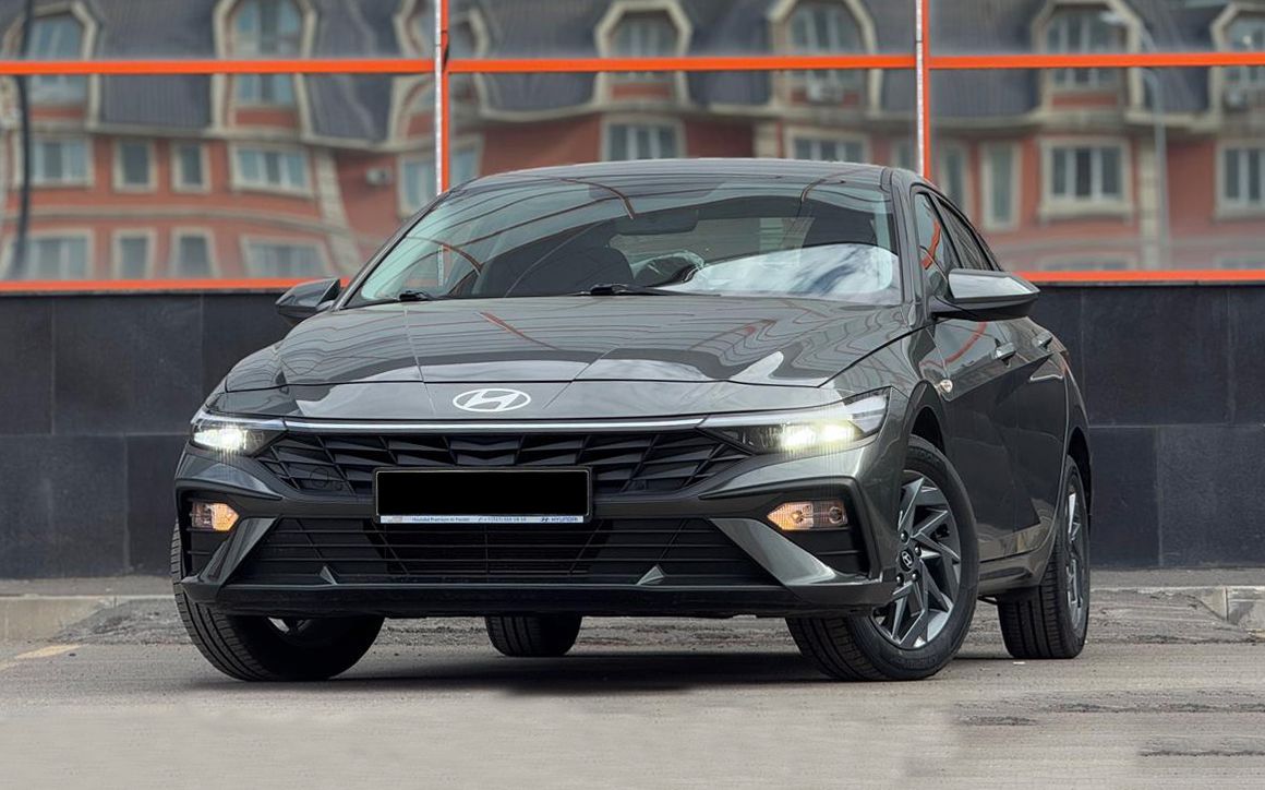 Hyndai Elantra - image 1