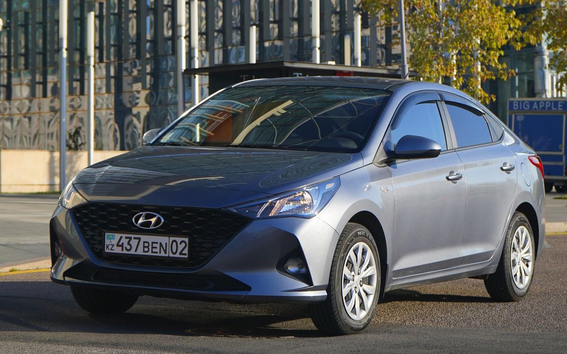 Hyundai Accent - image 1