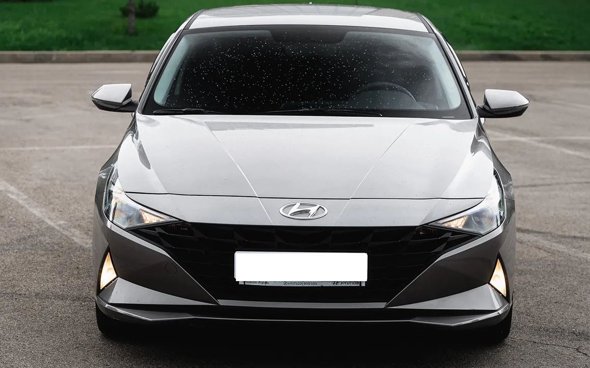 Hyundai Elantra - image 2