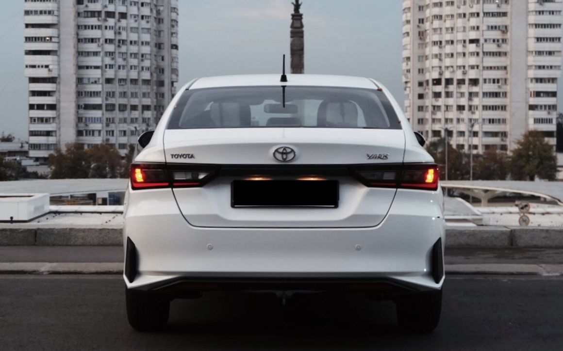 Toyota Yaris - image 5