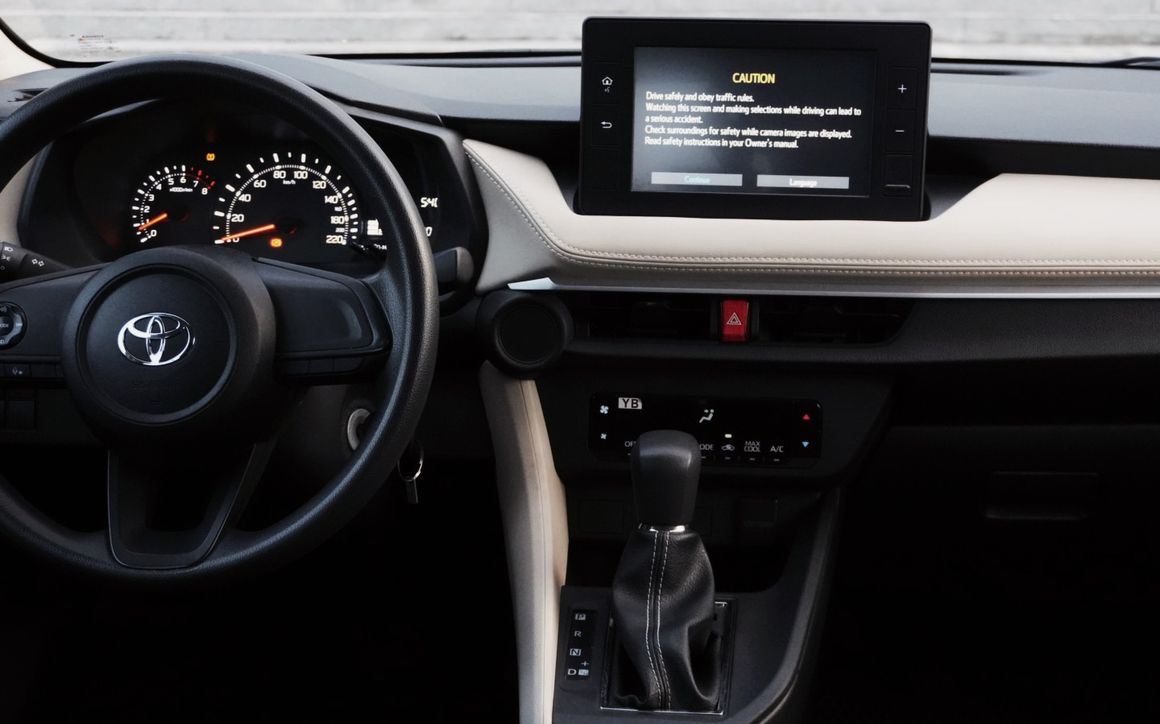Toyota Yaris - image 8