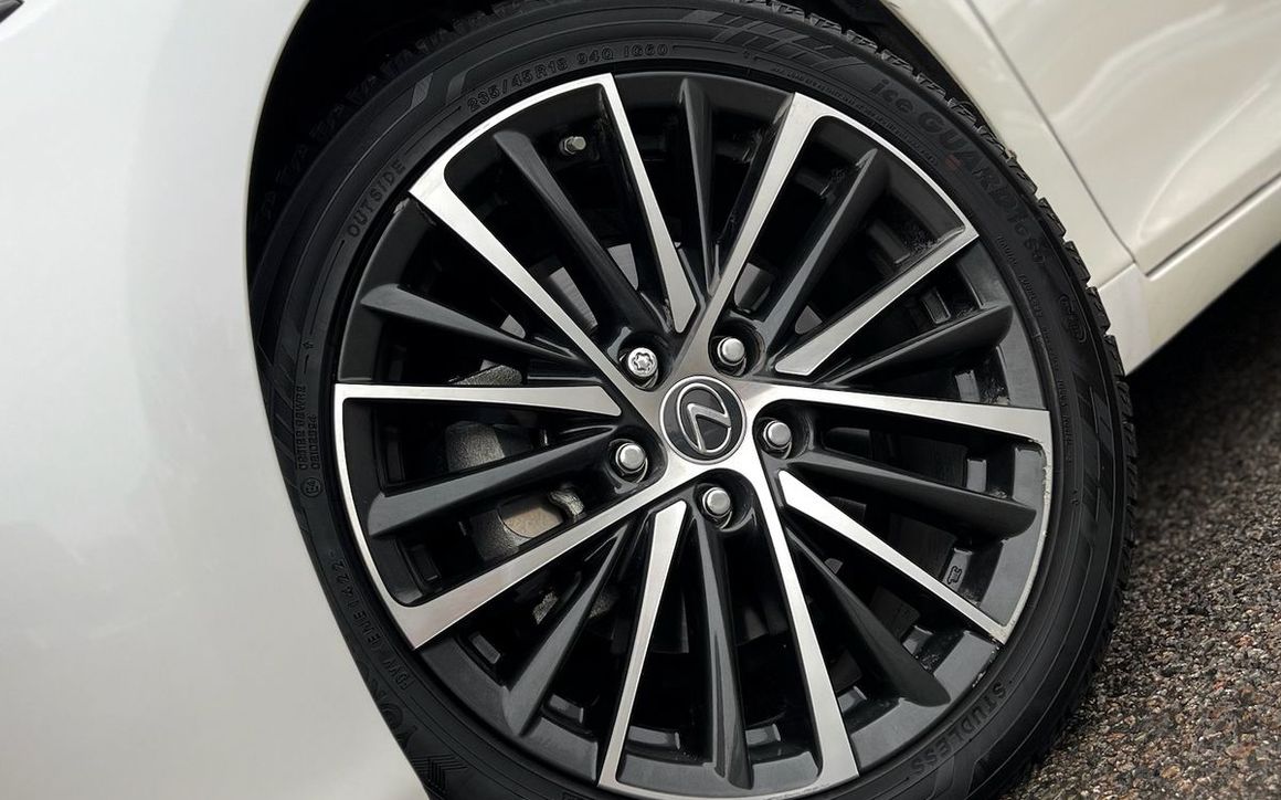 LEXUS ES250 - image 6
