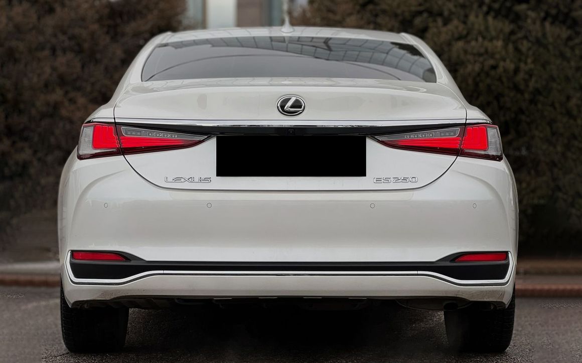 LEXUS ES250 - image 5