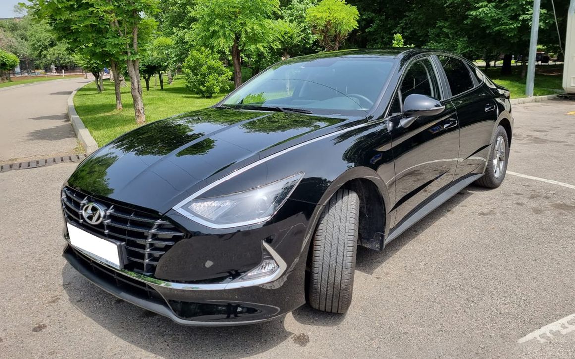 Hyundai Sonata - image 1