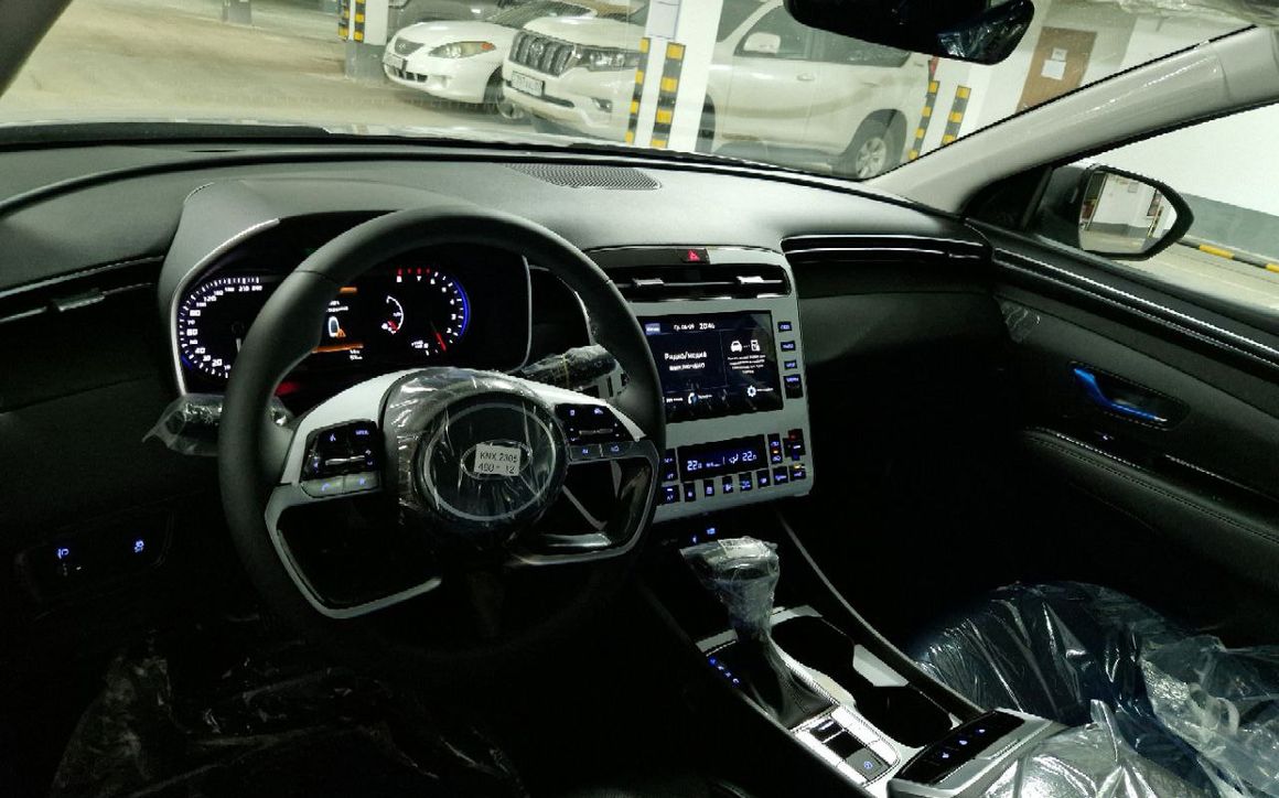 HYUNDAI TUCSON - image 3