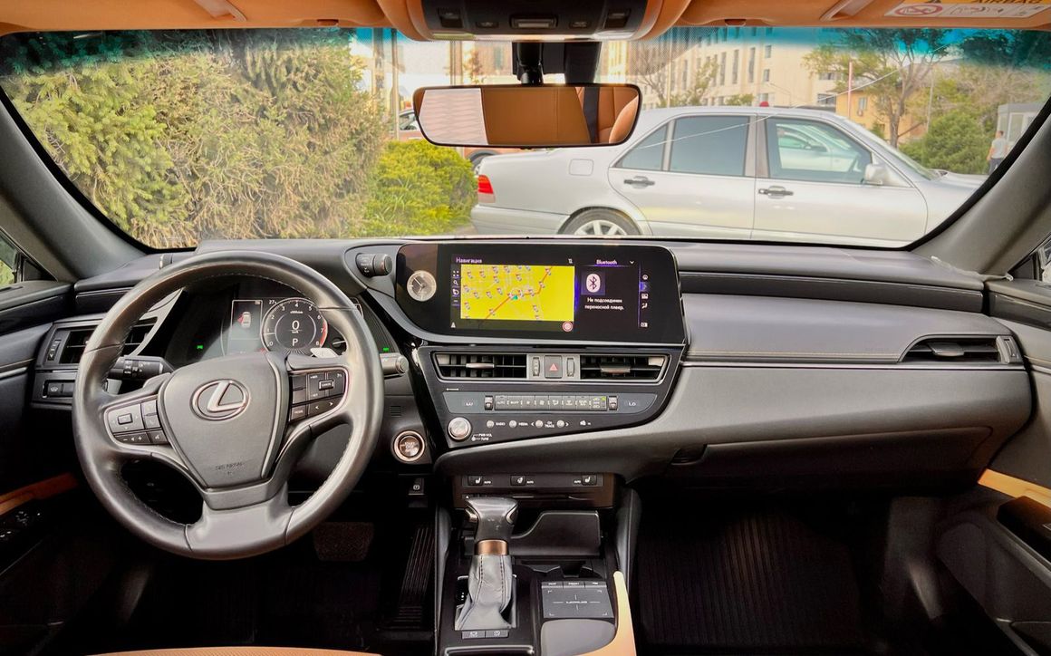 LEXUS ES250 - image 5