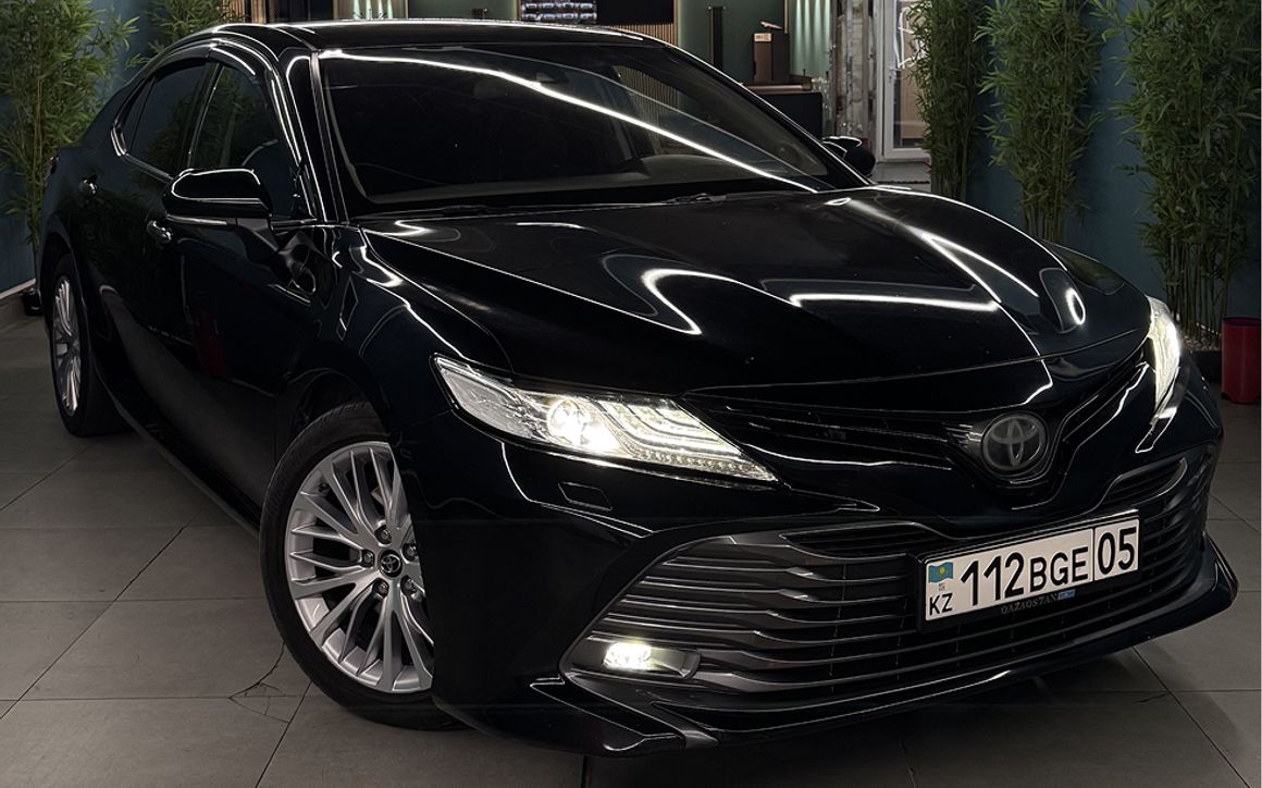 Tayota Camry 70 - image 1