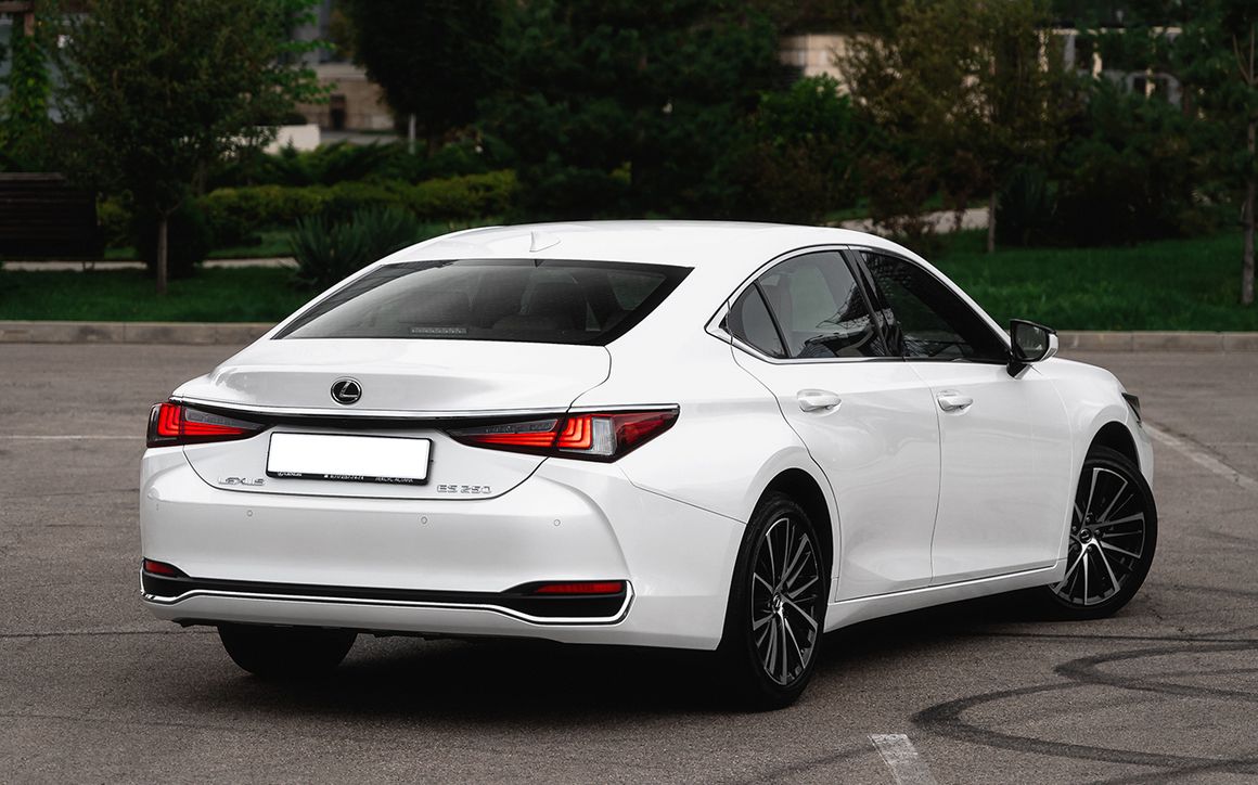 Lexus ES250 - image 3