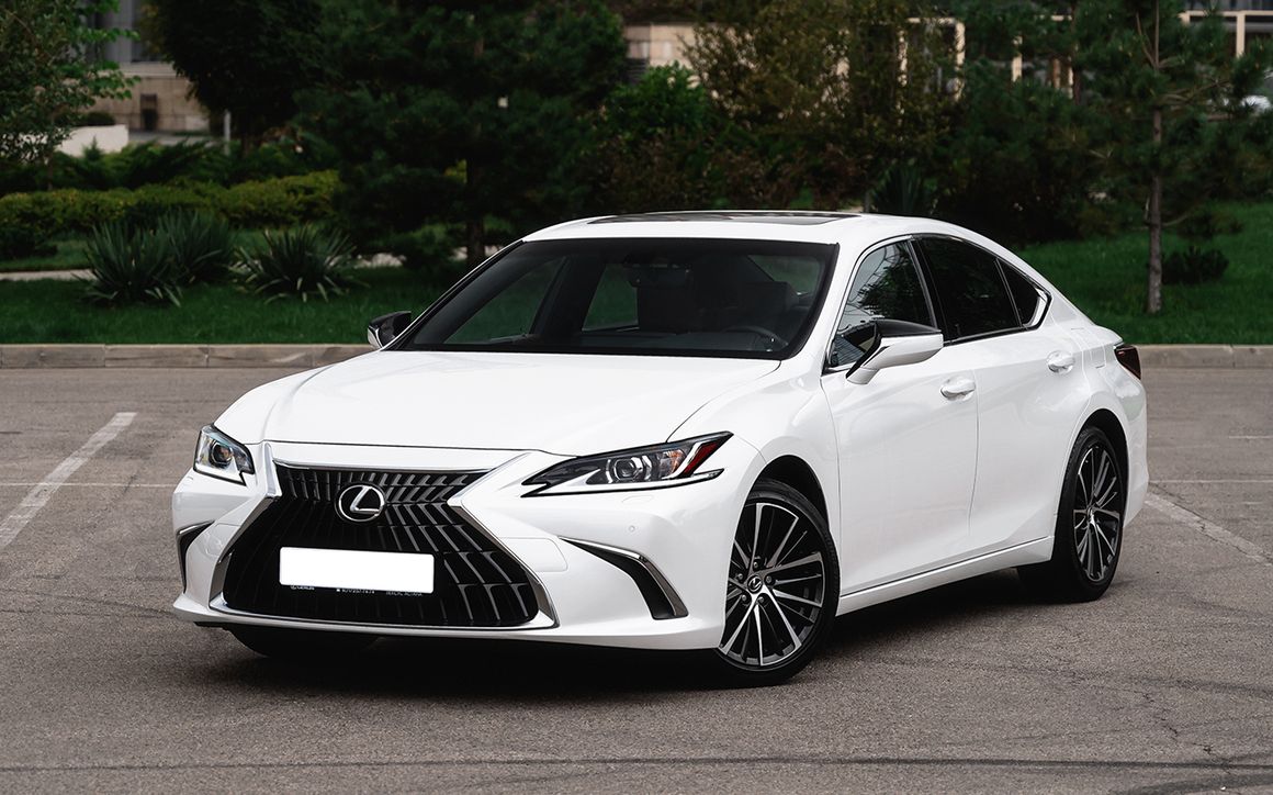 Lexus ES250 - image 1