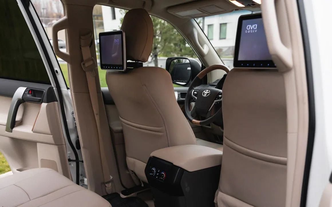 Toyota Land Cruiser Prado - image 5