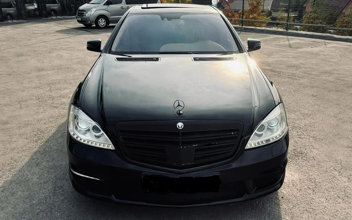 Mercedes benz 221 - image 2