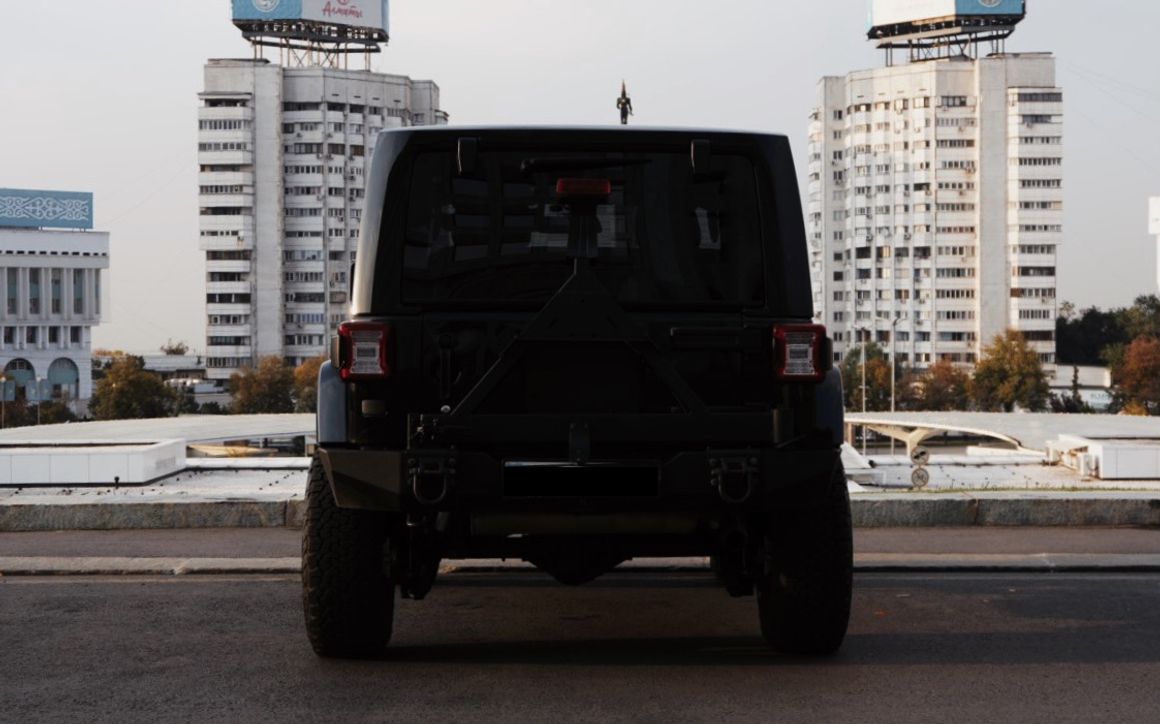 Jeep Wrangler - image 5