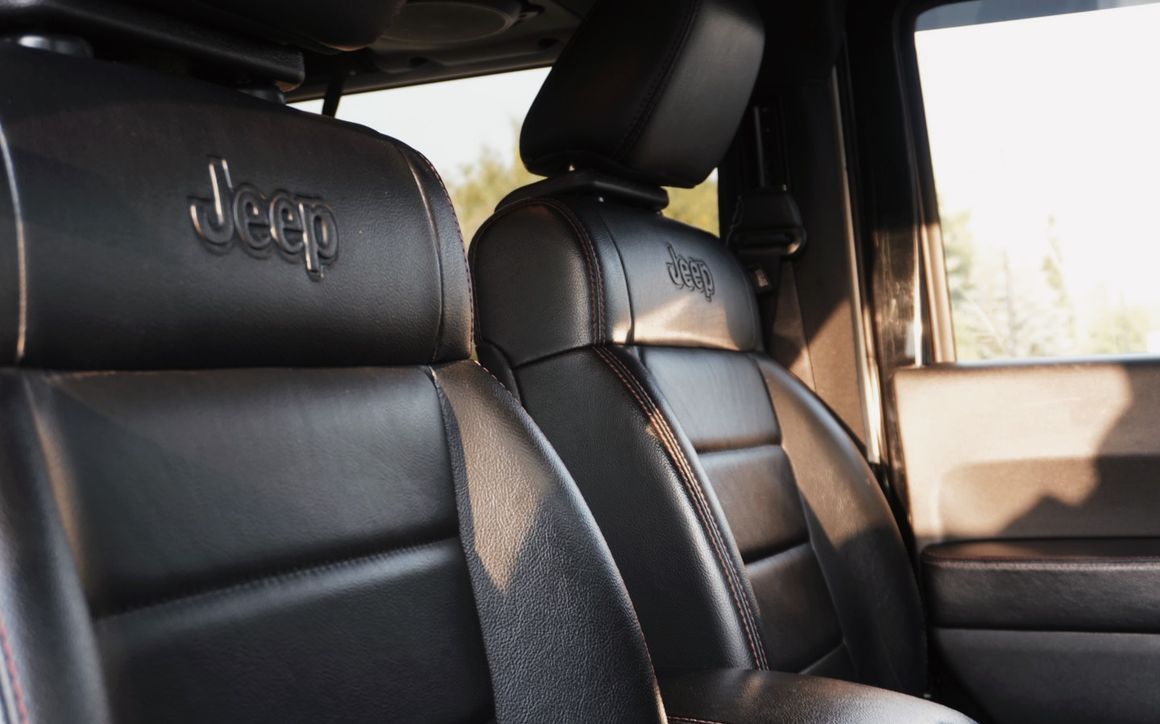 Jeep Wrangler - image 8