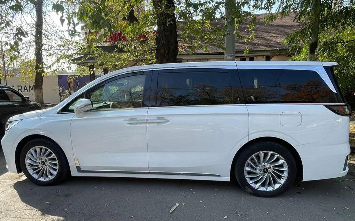 Voyah Dream - image 2