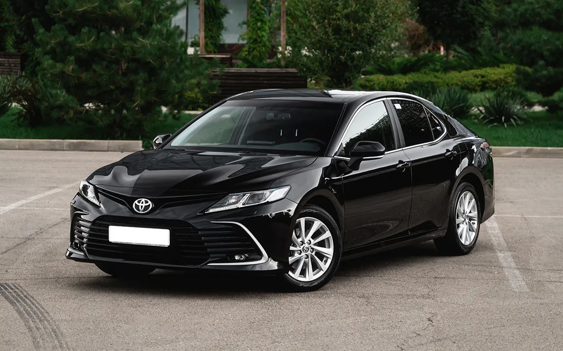 Toyota Camry - image 1