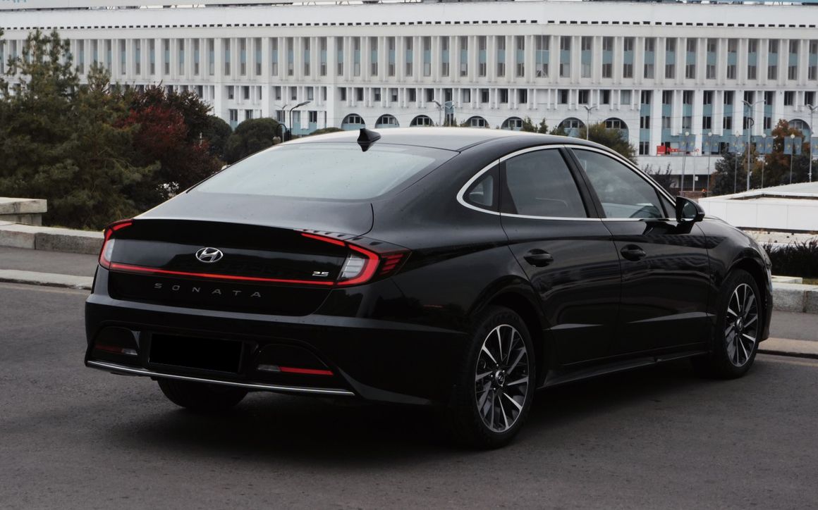 Hyundai Sonata - image 6