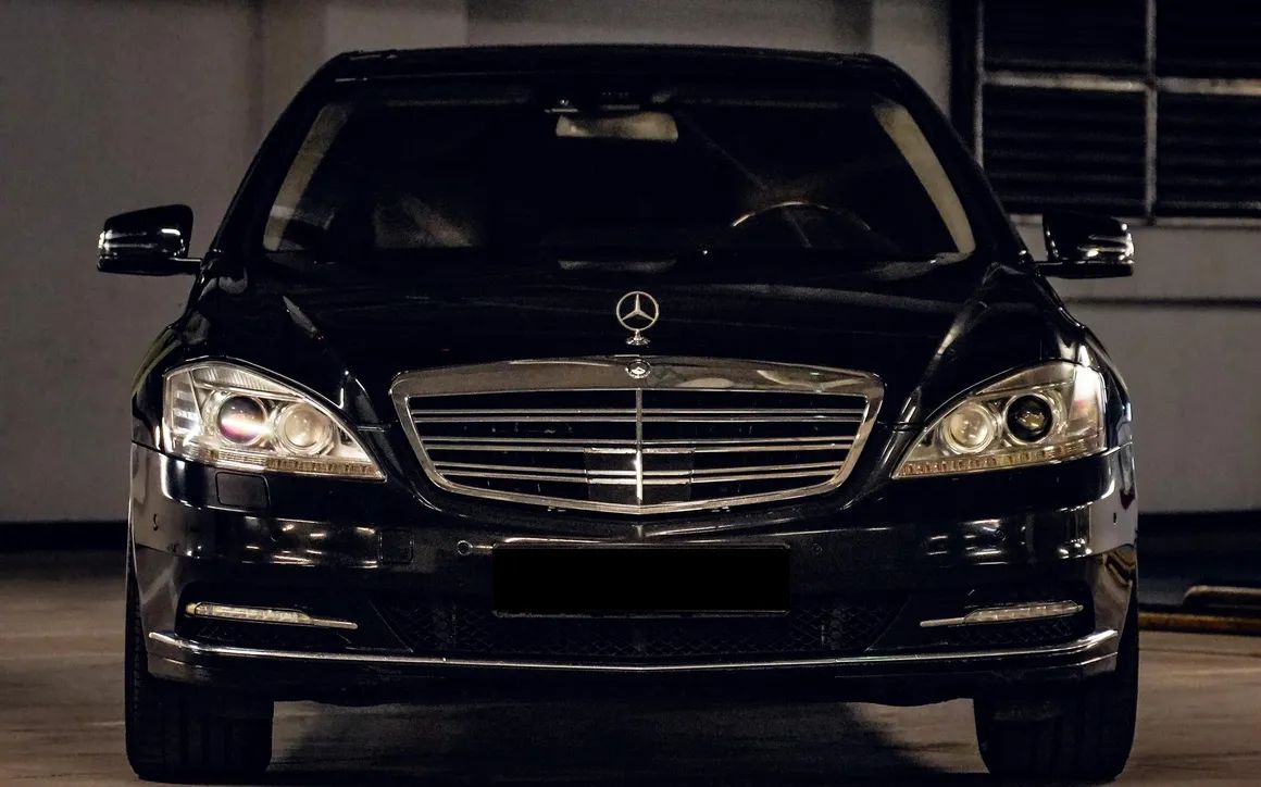 Mercedes S600 - image 1