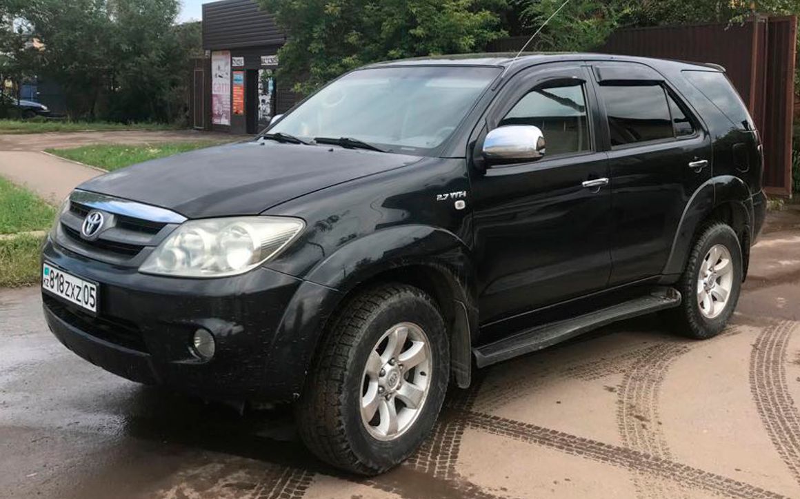 TOYOTA FORTUNER - image 1