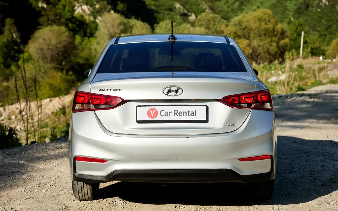 Hyundai Accent - image 7