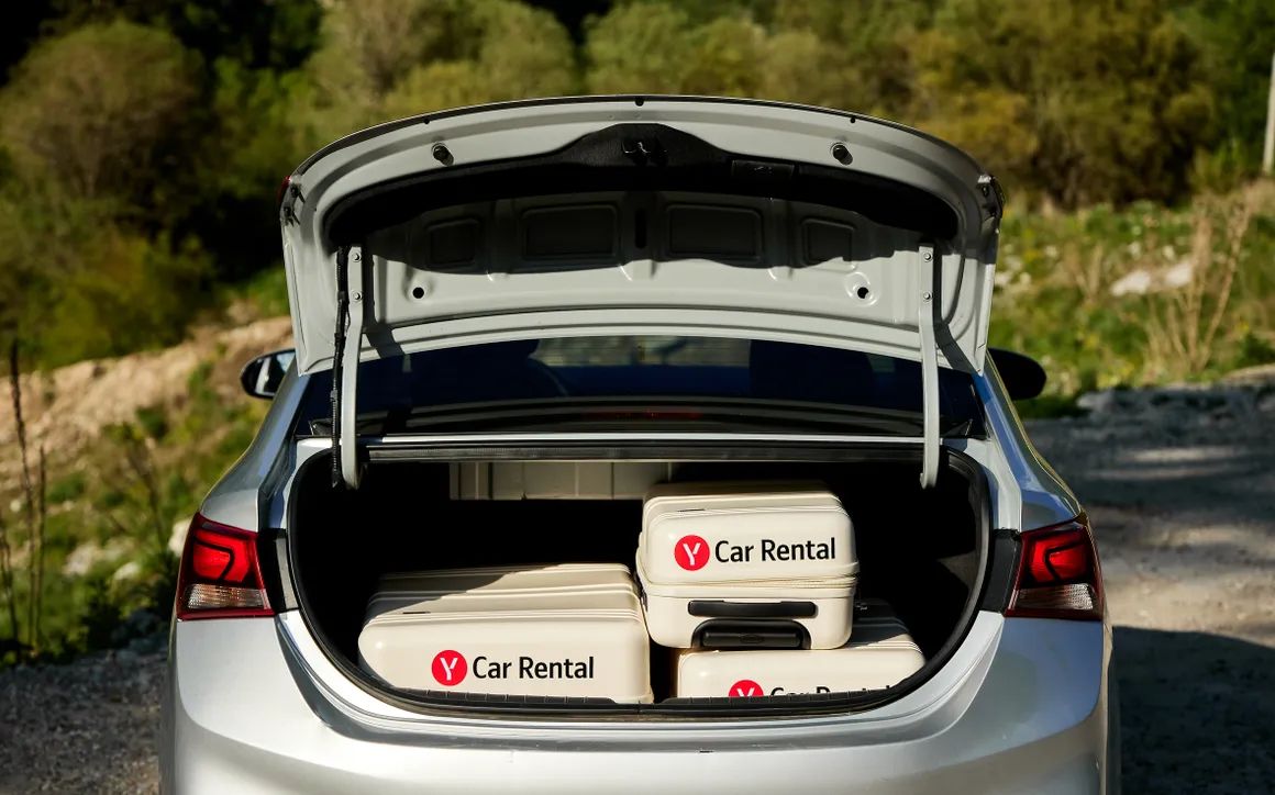 Hyundai Accent - image 9