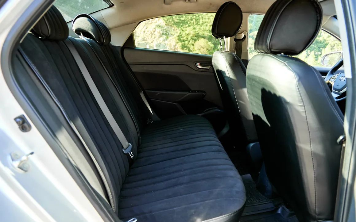 Hyundai Accent - image 13