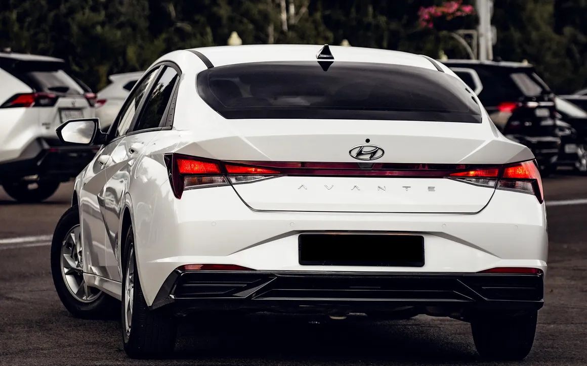 Hyundai Avante - image 2