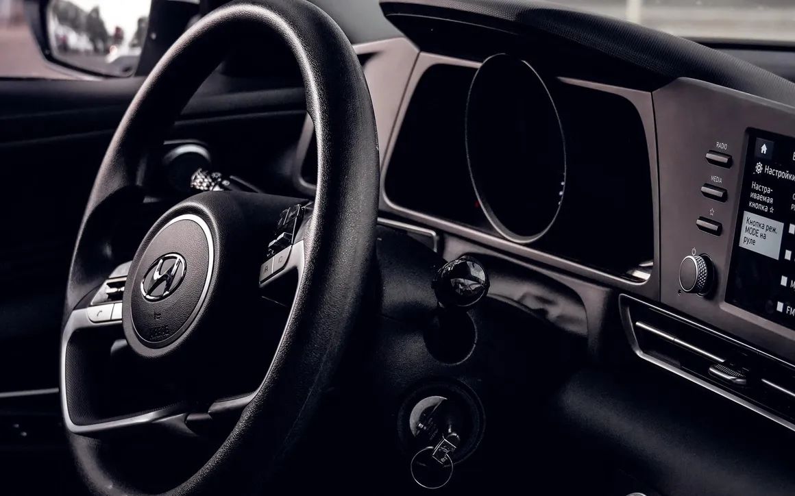 Hyundai Avante - image 3