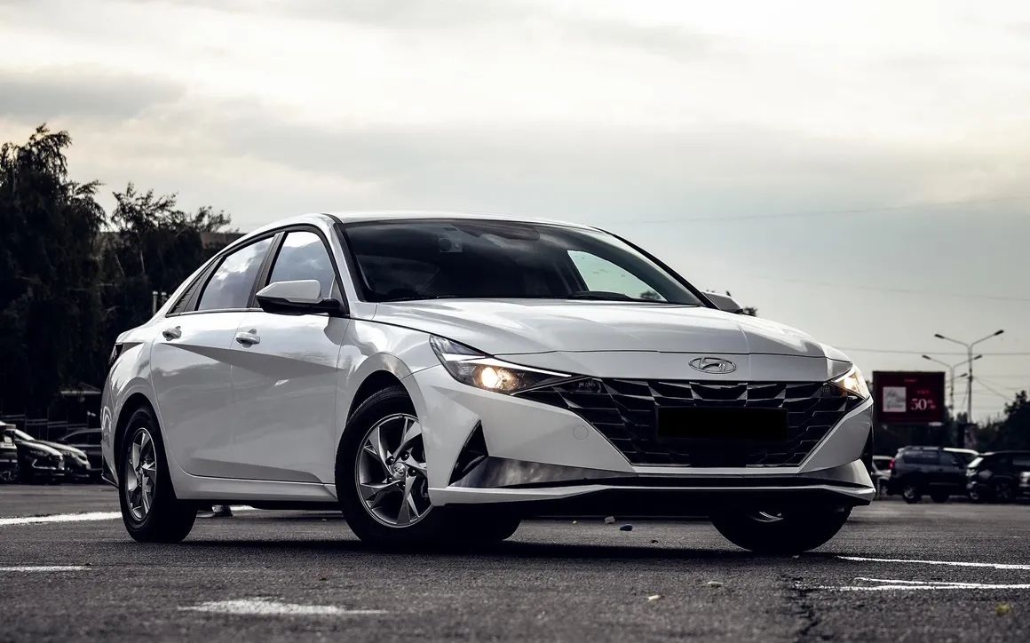 Hyundai Avante - image 1