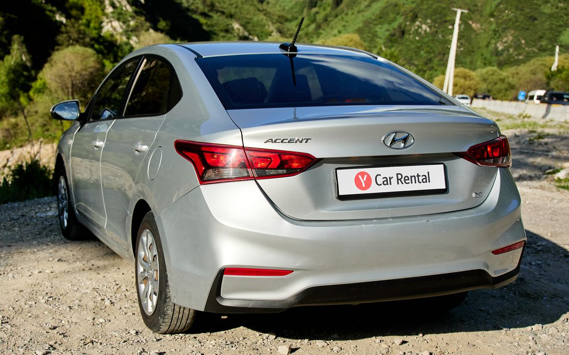Hyundai Accent - image 6