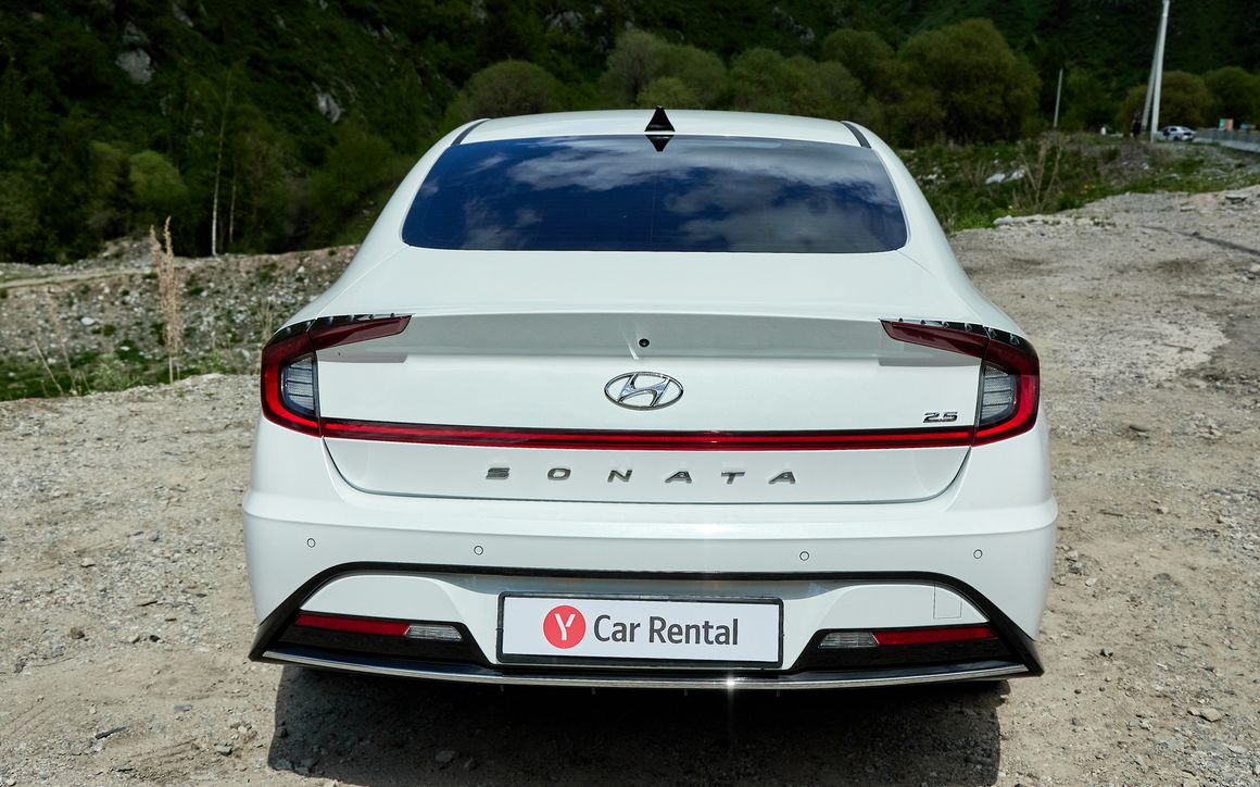 Hyundai Sonata - image 7