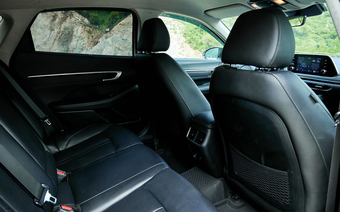 Hyundai Sonata - image 18