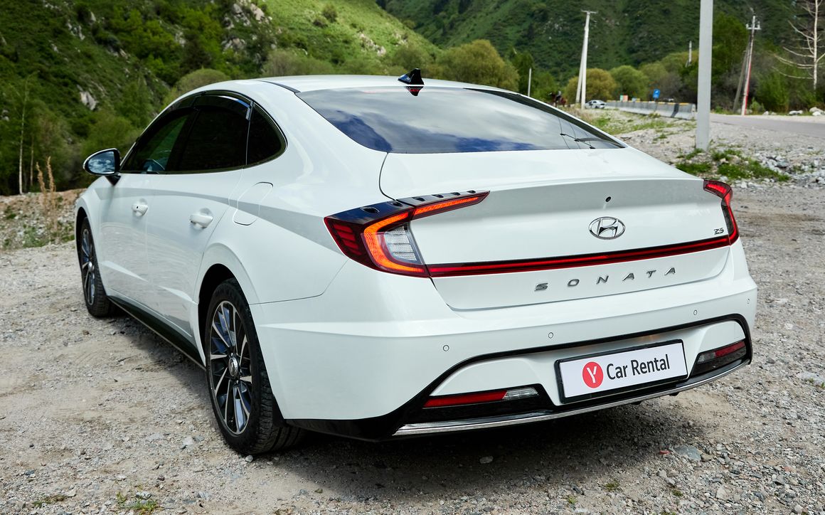 Hyundai Sonata - image 6
