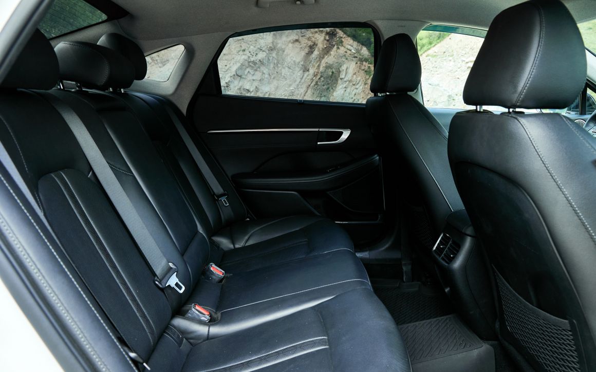 Hyundai Sonata - image 17