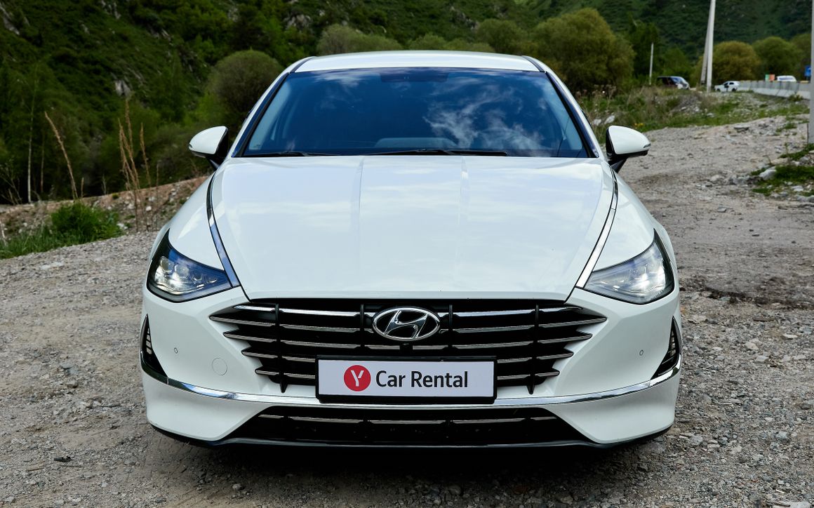Hyundai Sonata - image 3