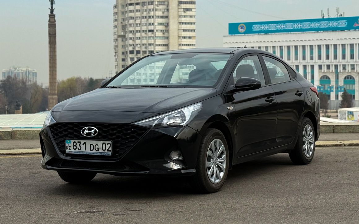 Hyundai Accent - image 1
