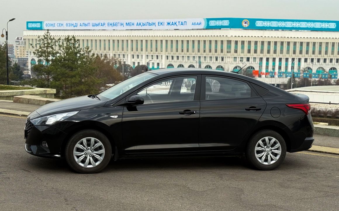 Hyundai Accent - image 2