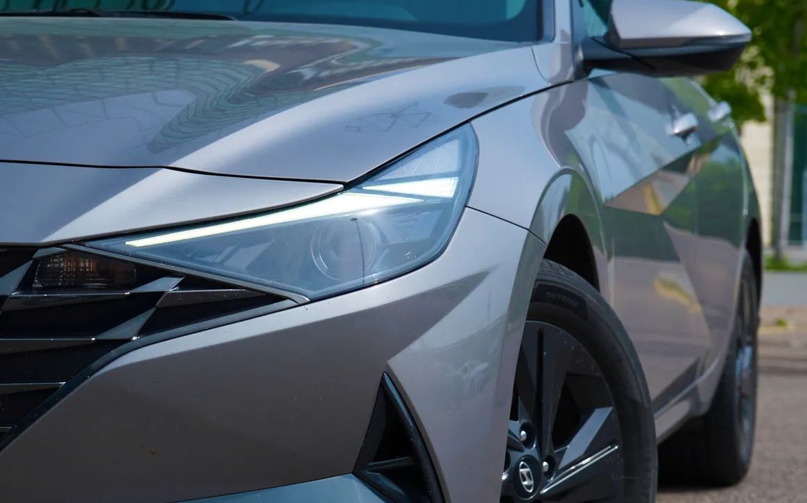 Hyundai Elantra - image 6