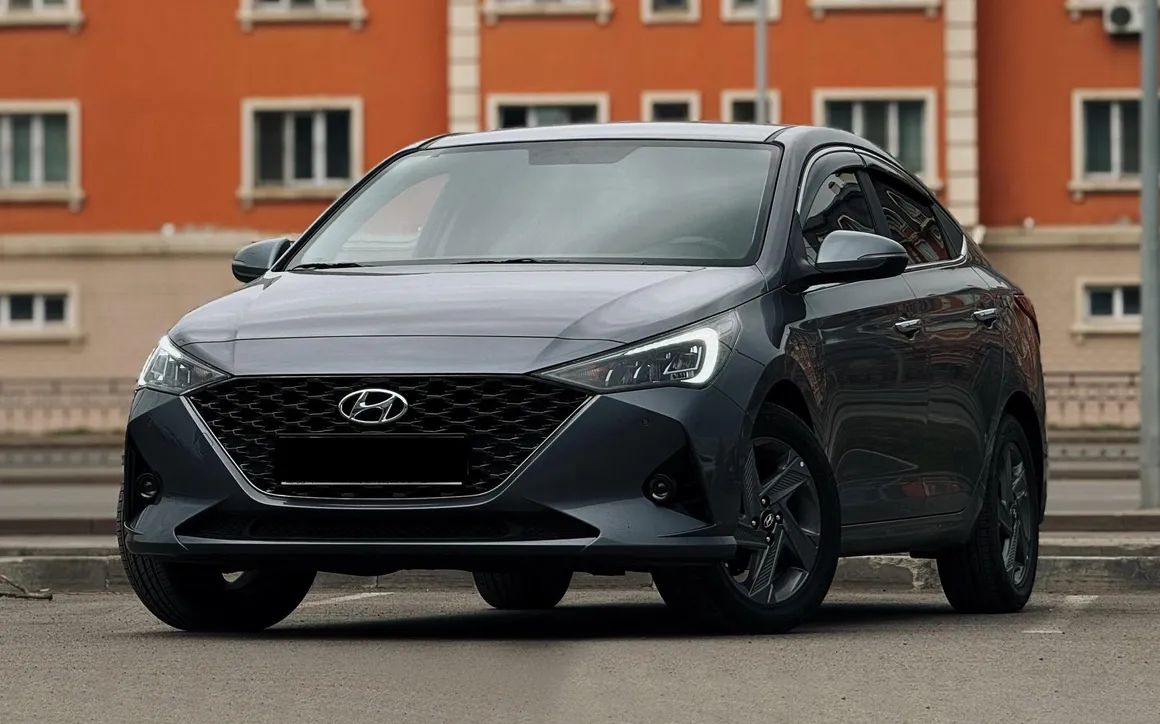 Hyundai Accent - image 1