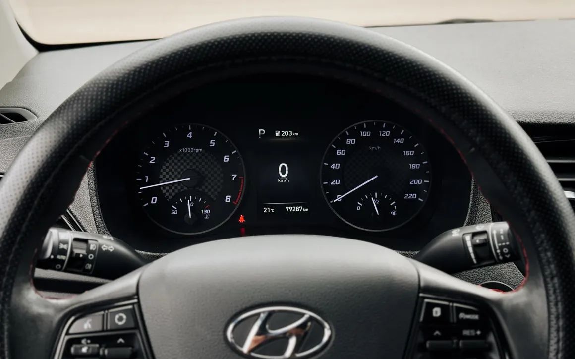 Hyundai Accent - image 4