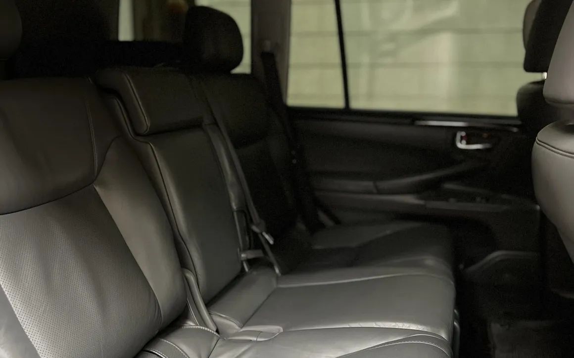LEXUS LX 570 - image 10