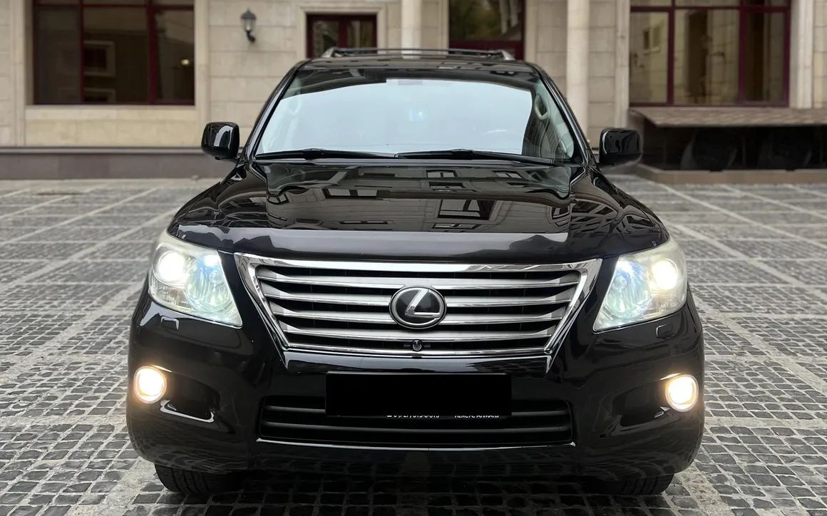 LEXUS LX 570 - image 2
