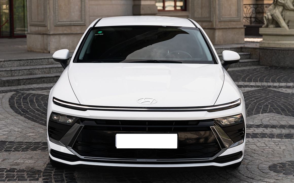 Hyundai Sonata - image 2