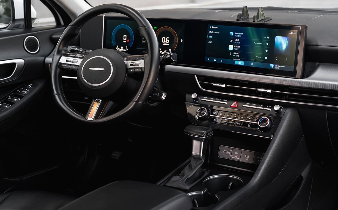 Hyundai Sonata - image 5