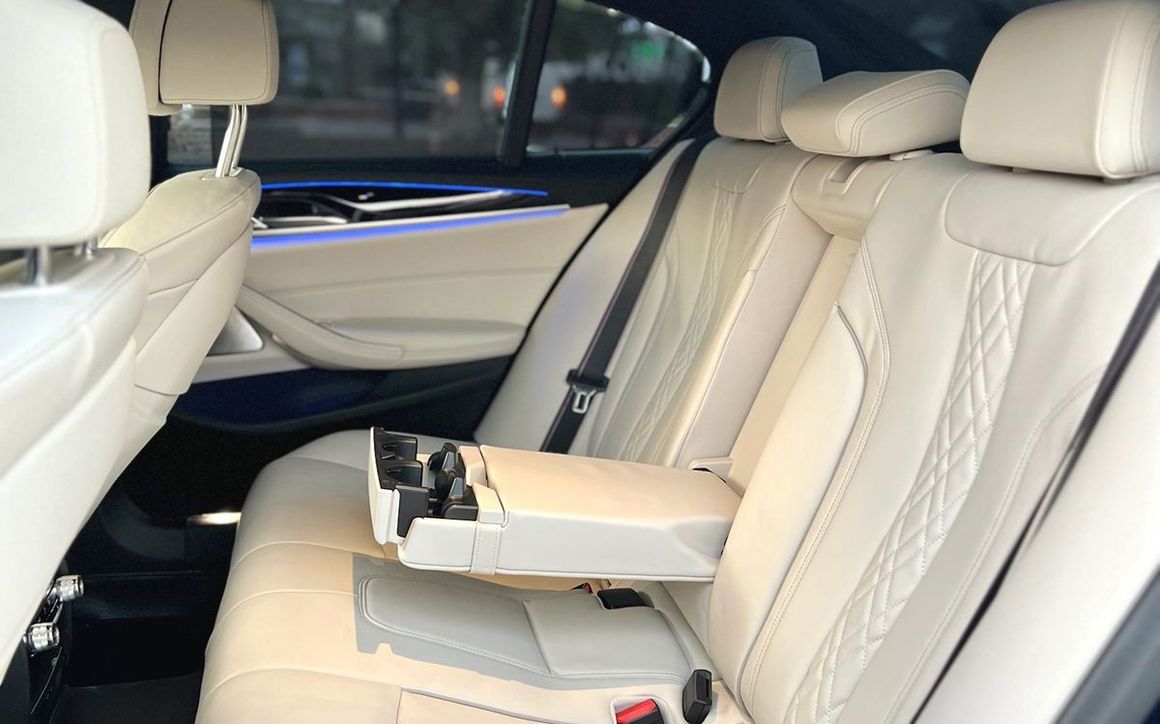 BMW 550I - image 10