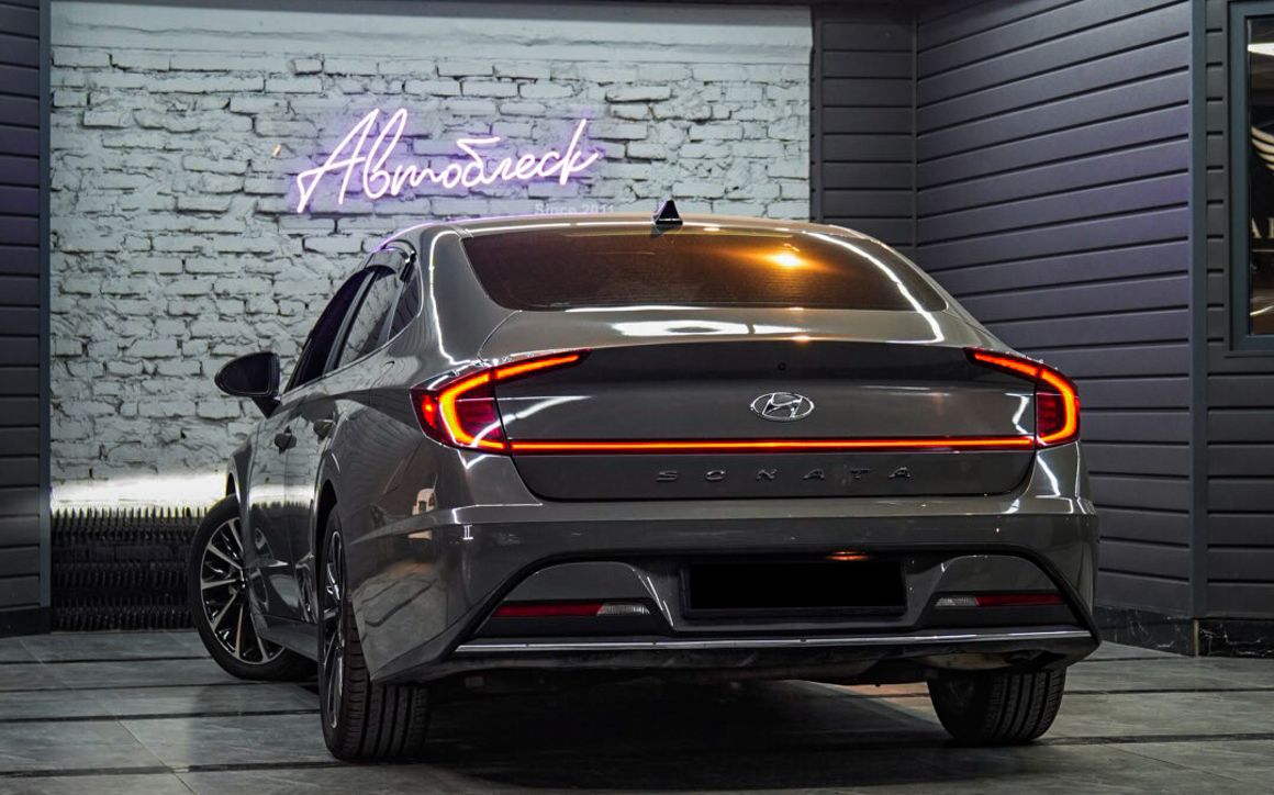 Hyundai Sonata - image 2