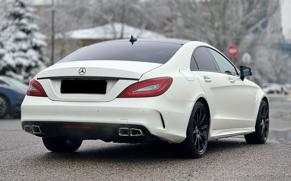 MERCEDES BENZ CLS 63 AMG - image 6